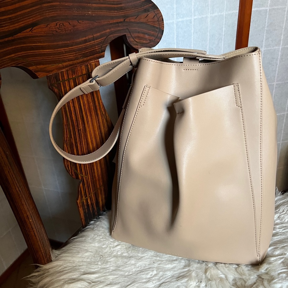 Everlane Italian Leather Studio Bag Light Taupe